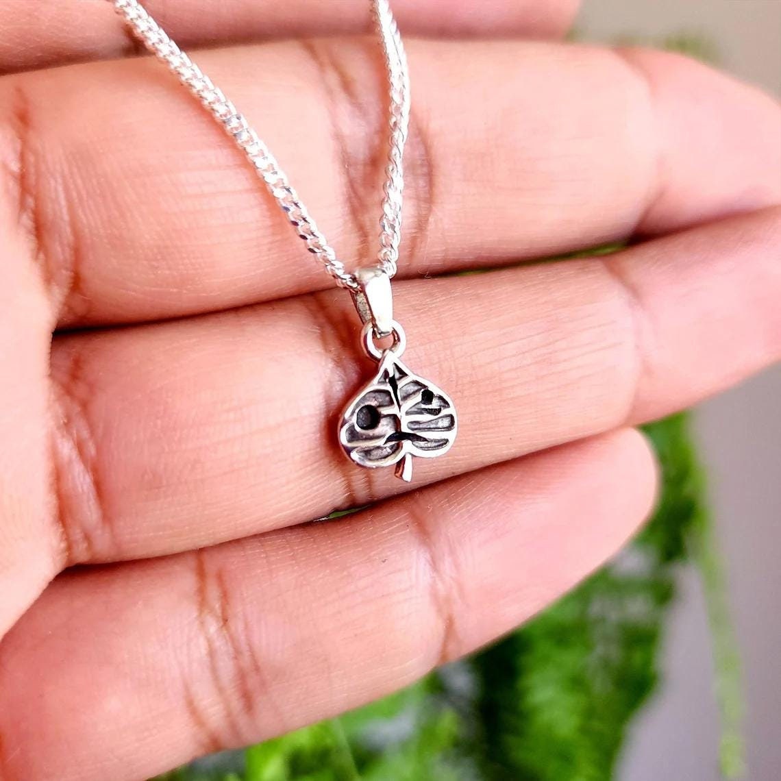 Korok Mask Silver Pendant - Zelda Jewelry